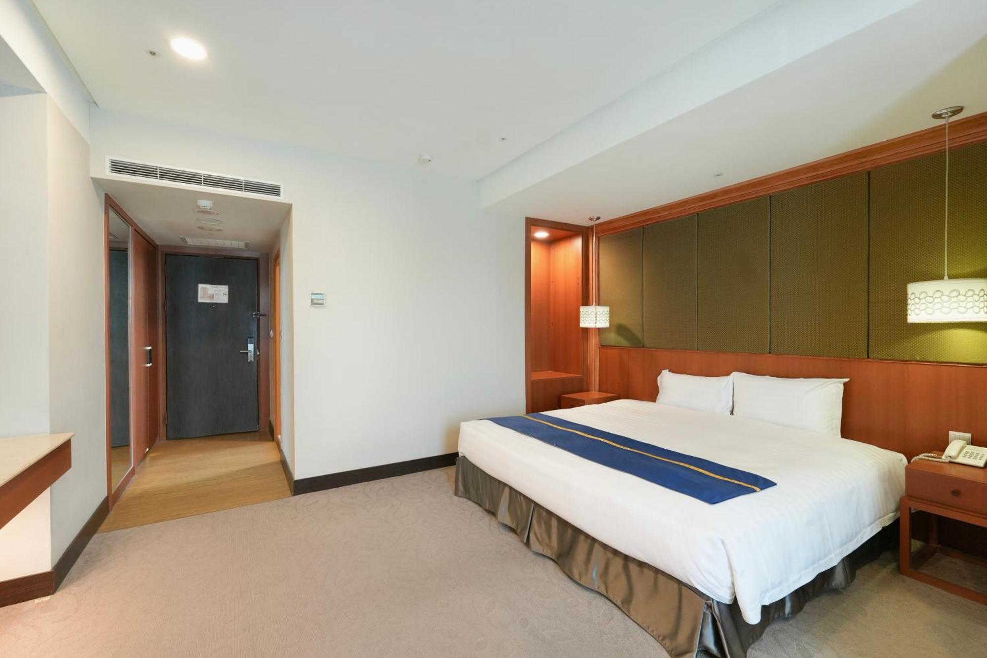 เบสท์โฮเต็ล Hotel เมืองฮวาเหลียน ภายนอก รูปภาพ